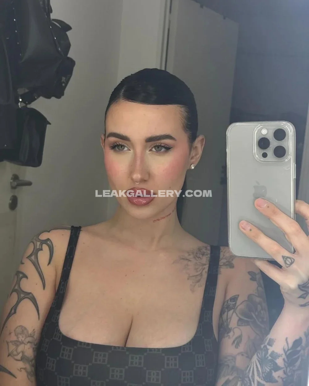Aylulopez Tattooed Top Selfie OnlyFans Photo Leaked
