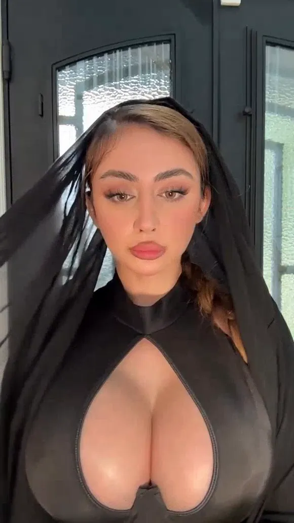Babydollll Deep Cleavage Reveal OnlyFans Video Leaked