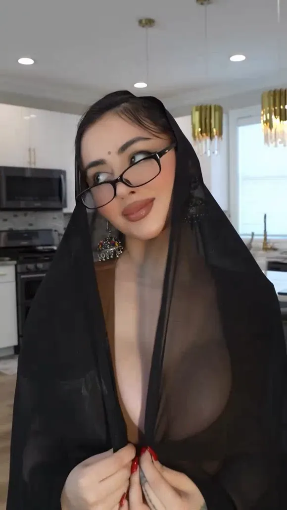 Babydollll Deep V Brown Top OnlyFans Video Leaked