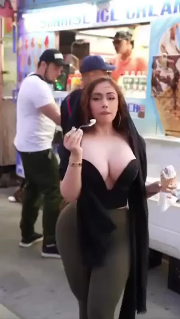 Babydollll Deep Cleavage Outdoor Tease OnlyFans Video Leaked