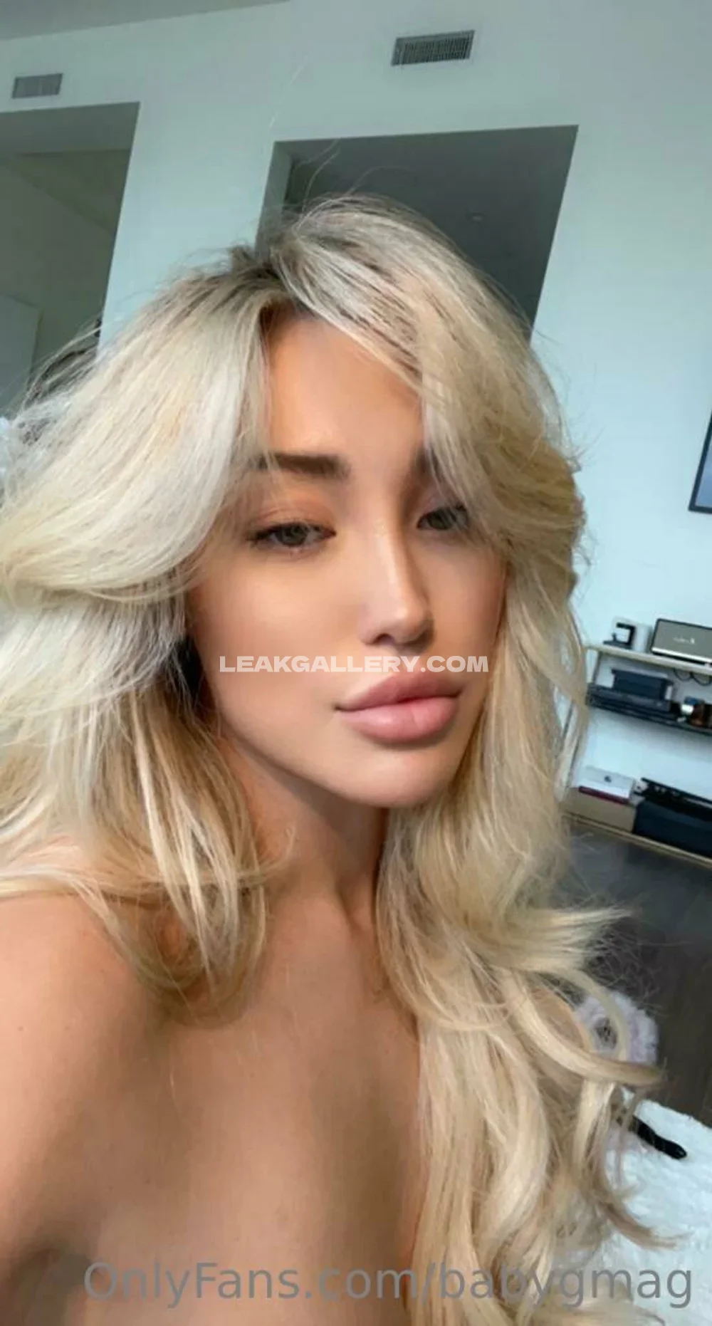 Babygmag Blonde Hair Selfie Closeup OnlyFans Photo Leaked