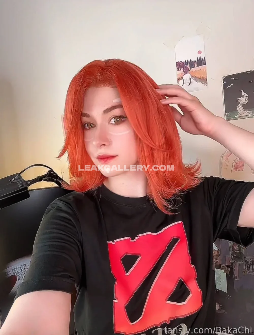 Bakachi_cos Red Wig Selfie Pose OnlyFans Photo Leaked