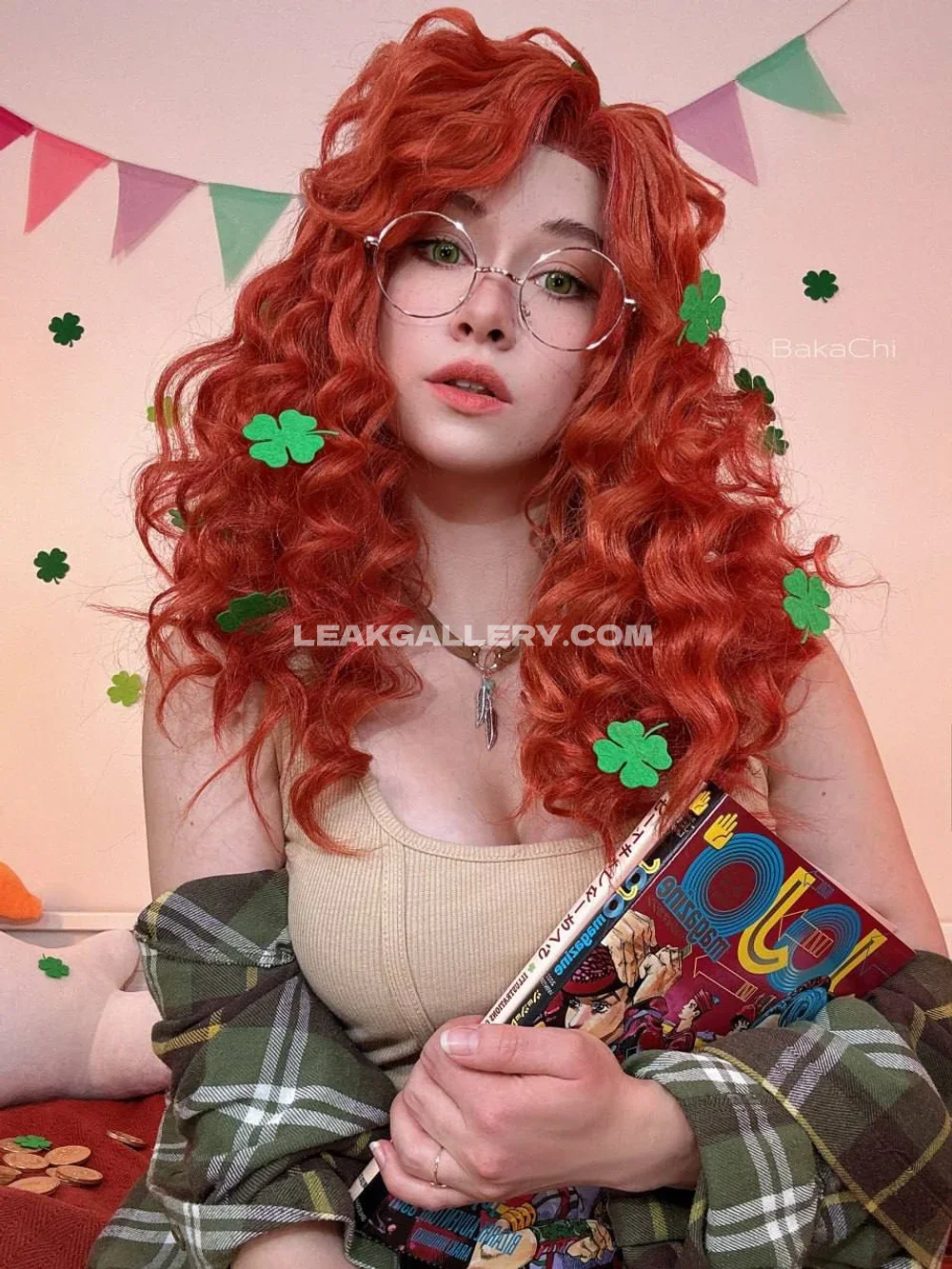 Bakachi_cos Red Wig And Glasses OnlyFans Photo Leaked
