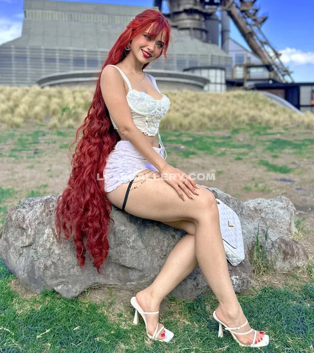 Belladuenas White Lingerie Outdoor Pose OnlyFans Photo Leaked
