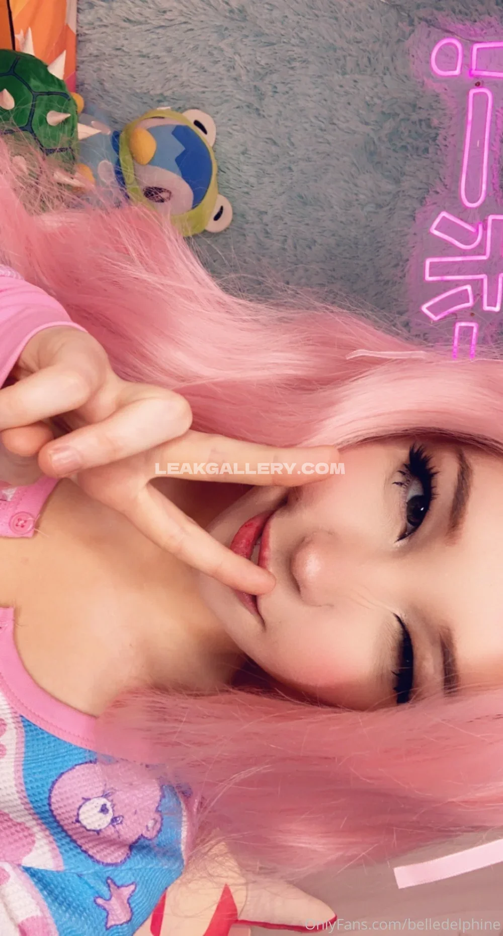 Belle Delphine Pink Hair Playful Pose OnlyFans Photo Leaked