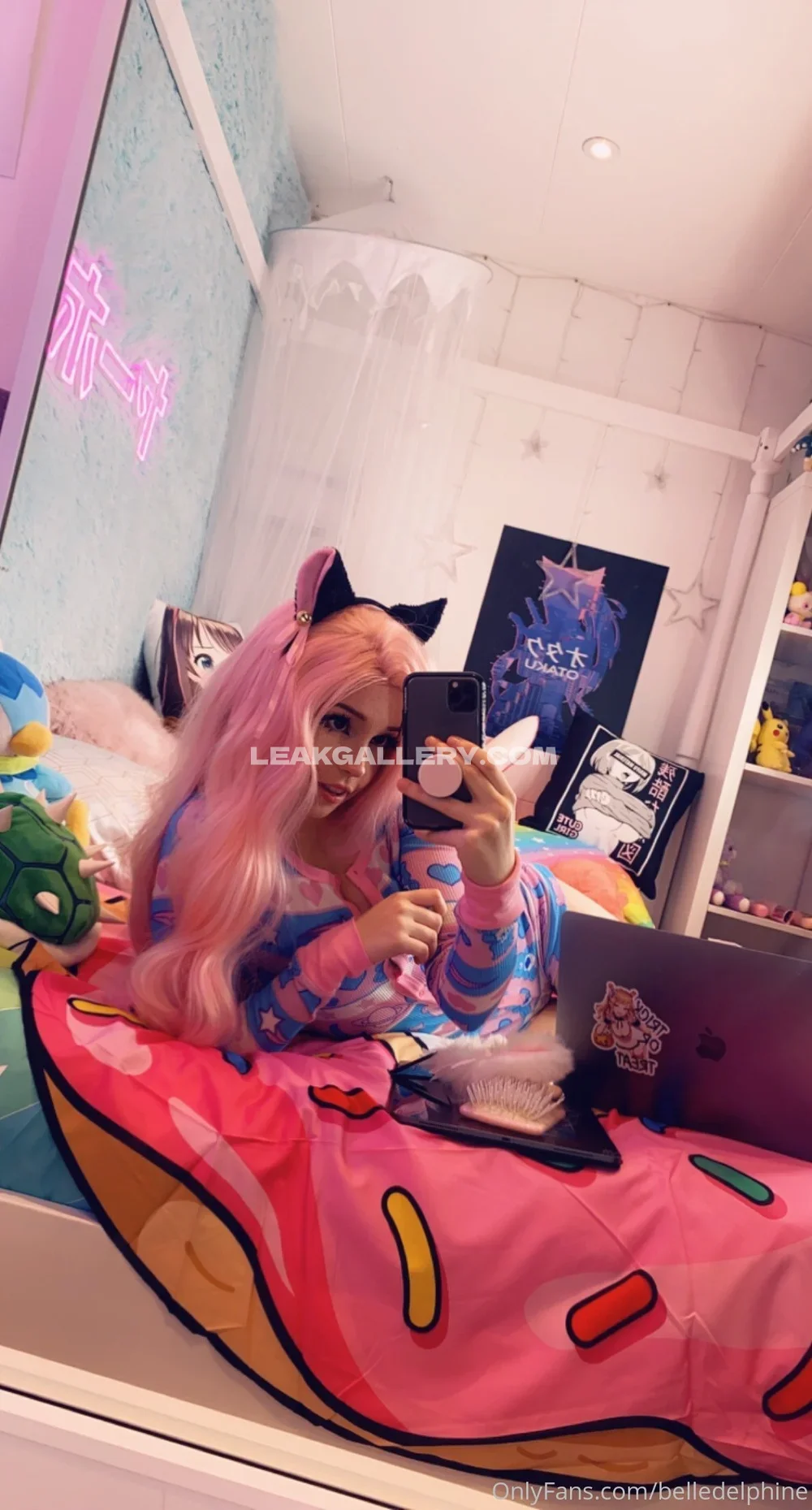 Belle Delphine Pink Hair Cat Ear Selfie OnlyFans Photo Leaked