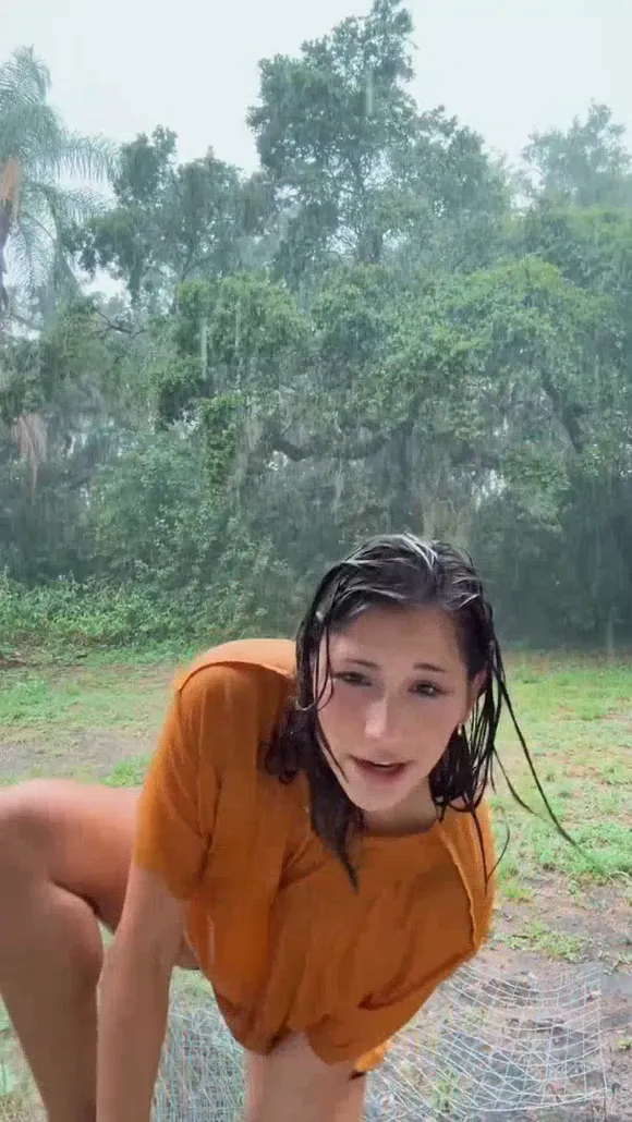 Berigalaxy Wet Hair Outdoor Tease OnlyFans Video Leaked