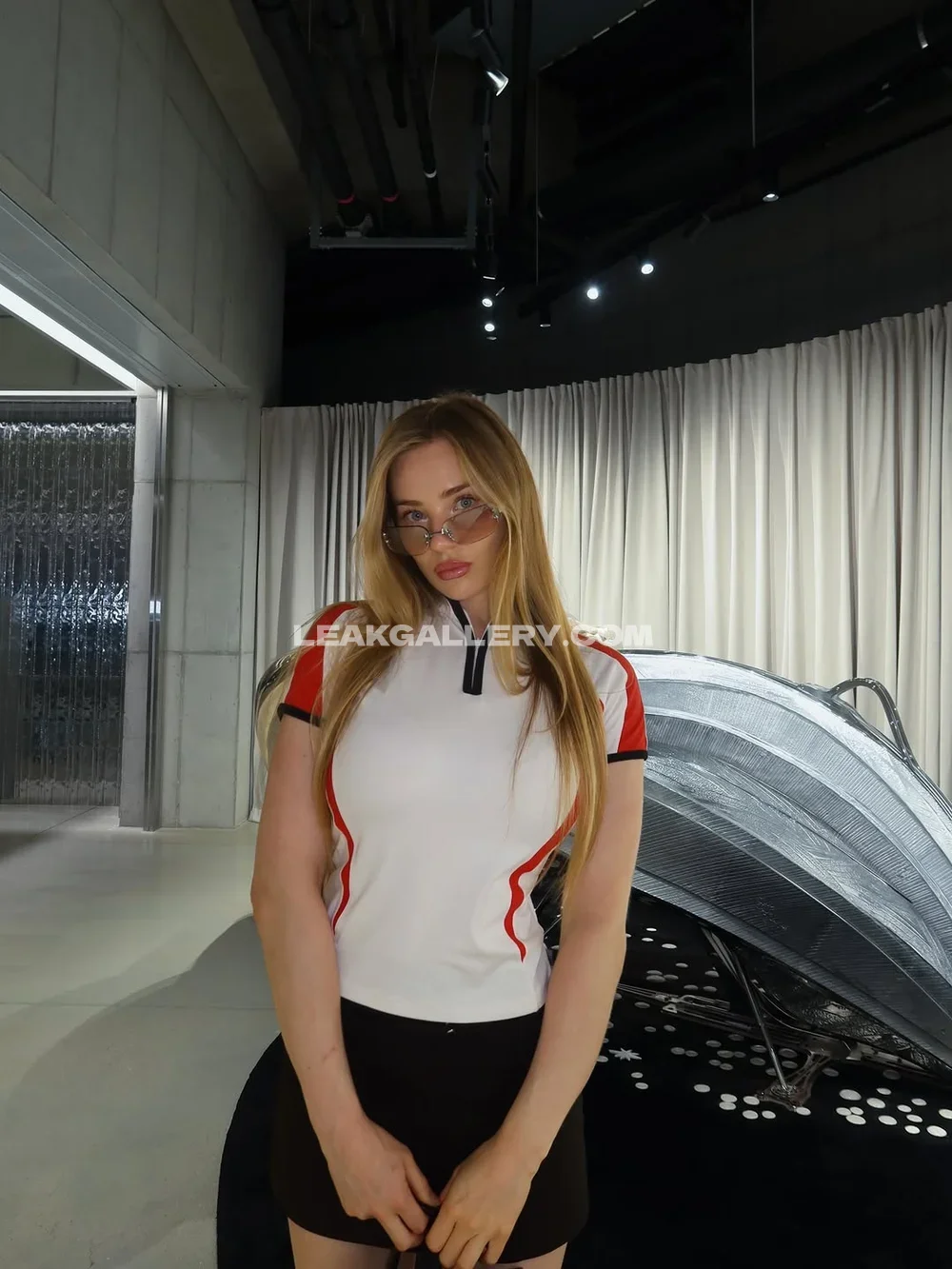 Bethanylilya Glasses And Sporty Top Pose OnlyFans Photo Leaked