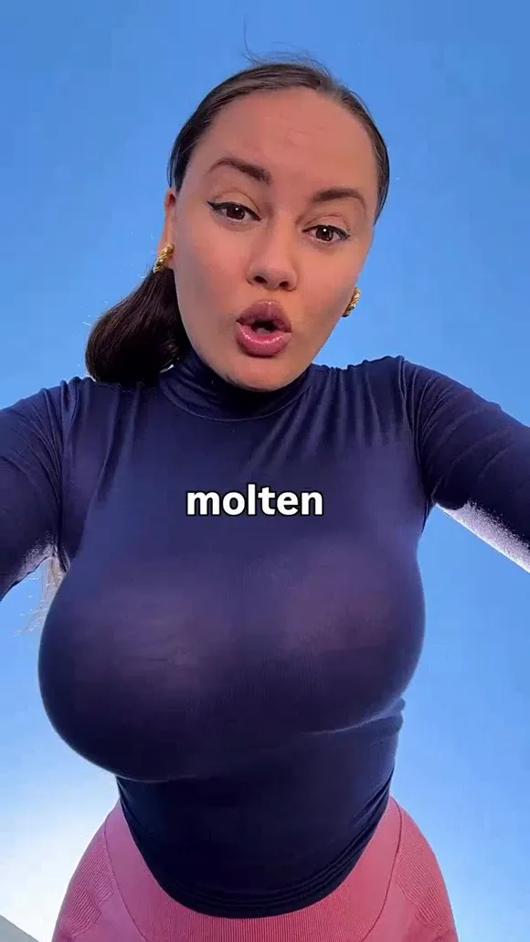 Biancabts Tight Top Cleavage OnlyFans Video Leaked