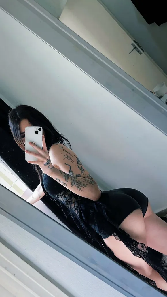 Bianchingrid Mirror Selfie With Tattoos OnlyFans Video Leaked