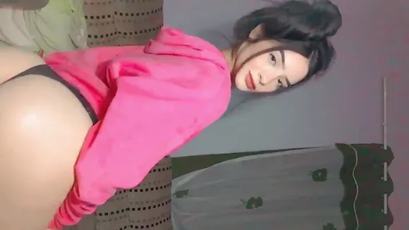 Bianchingrid Pink Hoodie Ass Tease OnlyFans Video Leaked