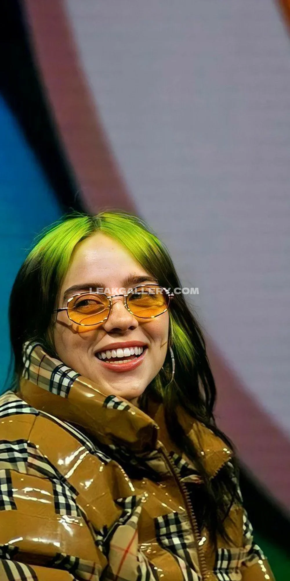 Billie_eilish Green Hair Smiling Face OnlyFans Photo Leaked