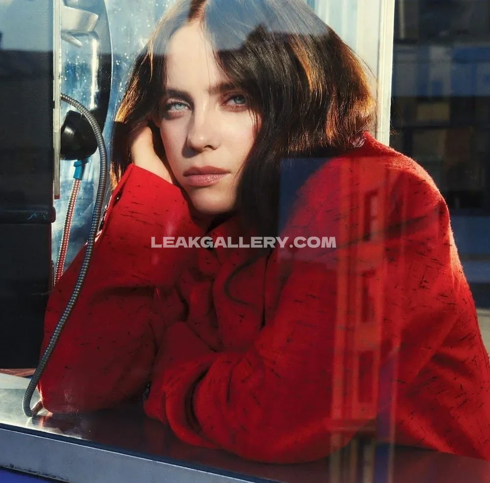 Billie_eilish Red Hoodie Phone Booth OnlyFans Photo Leaked