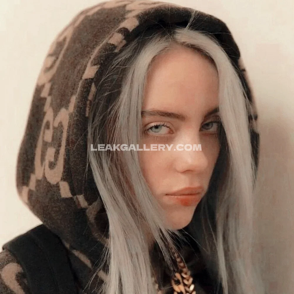 Billie_eilish Hooded Top Close Up OnlyFans Photo Leaked