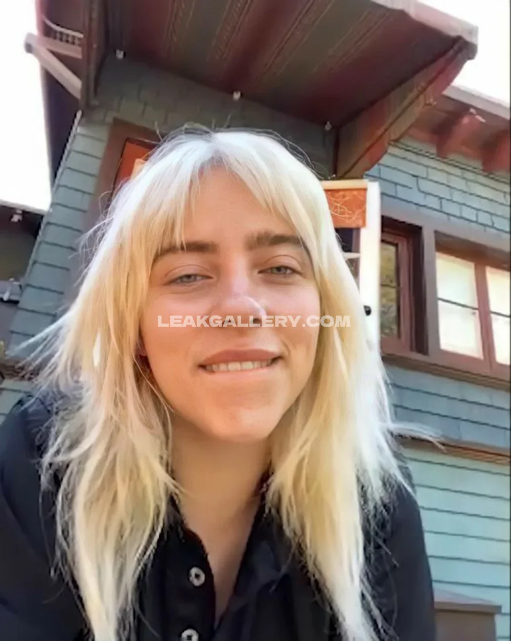 Billie_eilish Blonde Hair Outdoor Smile OnlyFans Photo Leaked
