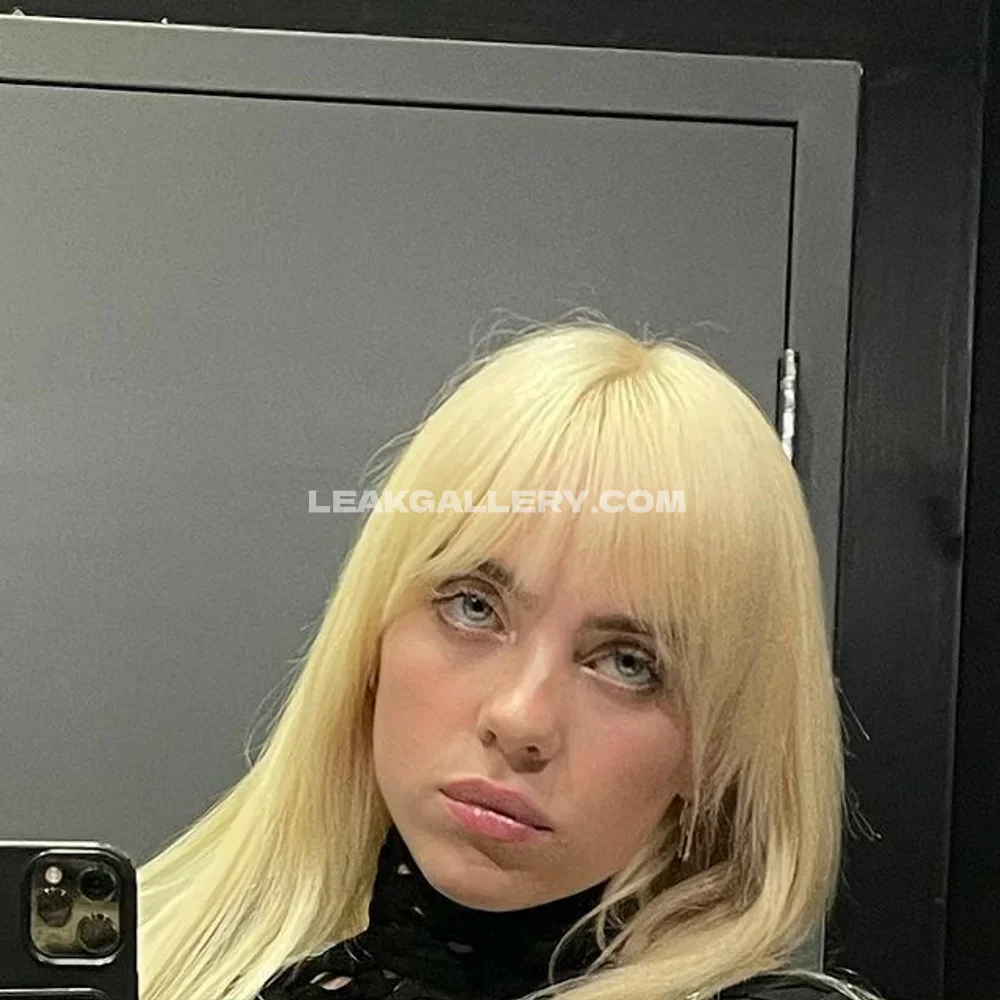 Billie_eilish Blonde Hair Mirror Selfie OnlyFans Photo Leaked
