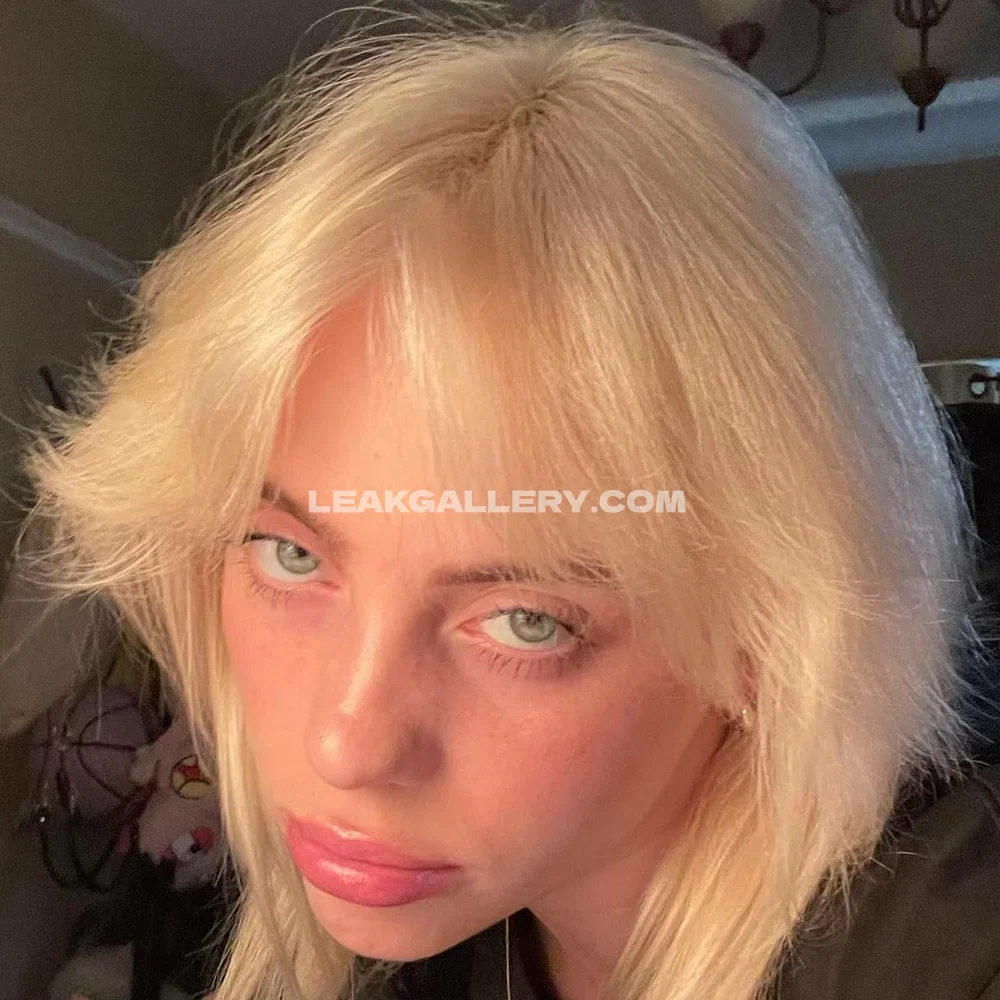 Billie_eilish Blonde Hair Close Up OnlyFans Photo Leaked
