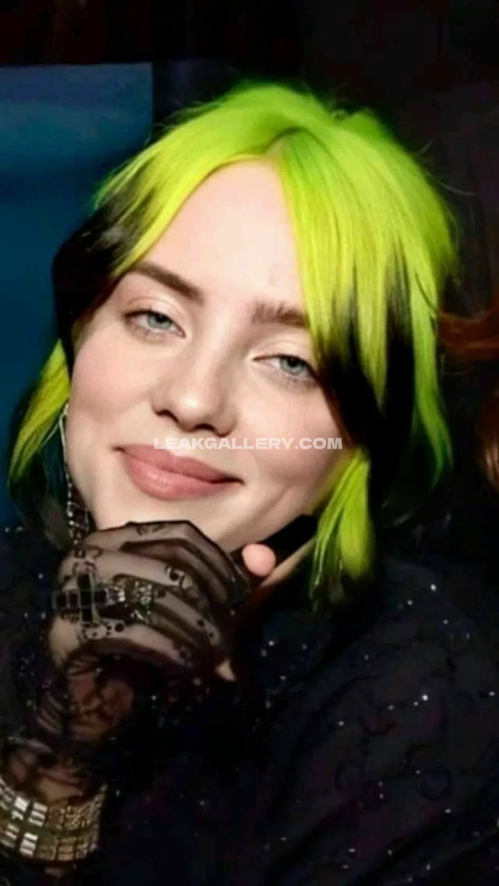 Billie_eilish Green Hair Close Up OnlyFans Photo Leaked