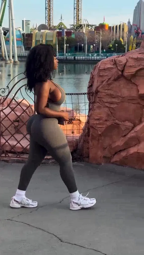 Bimbonique Tight Bodysuit Strut OnlyFans Video Leaked