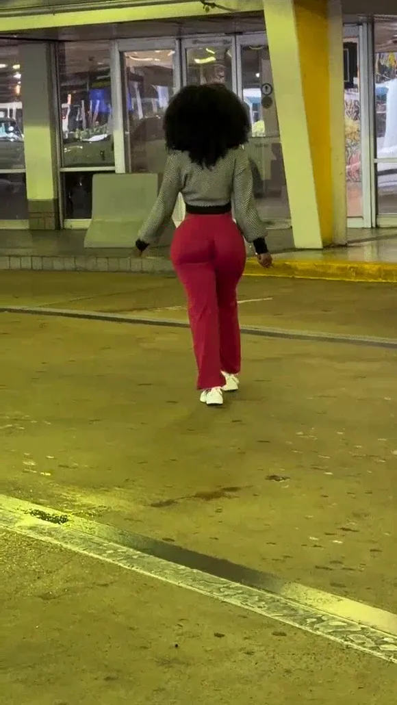 Bimbonique Tight Pink Pants Walk OnlyFans Video Leaked