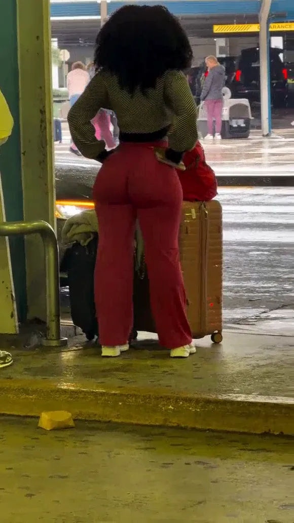 Bimbonique Tight Red Pants Ass OnlyFans Video Leaked