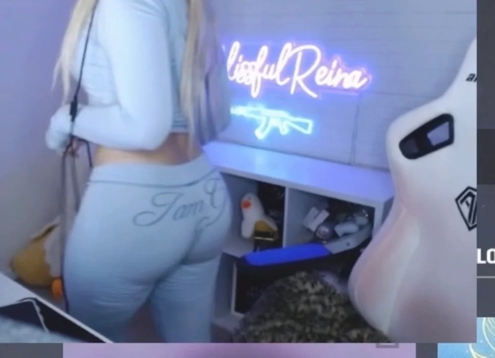 Blissfulreina... Tattooed Ass In Leggings OnlyFans Photo Leaked