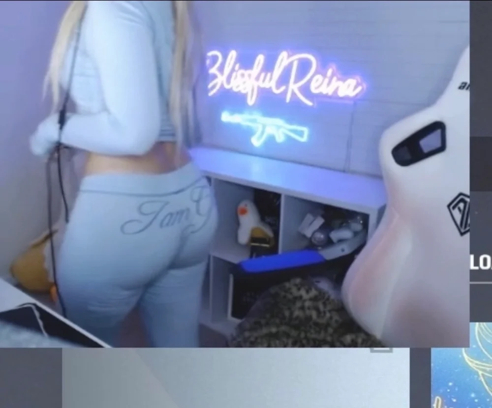 Blissfulreina... Ass In Light Blue Leggings OnlyFans Photo Leaked