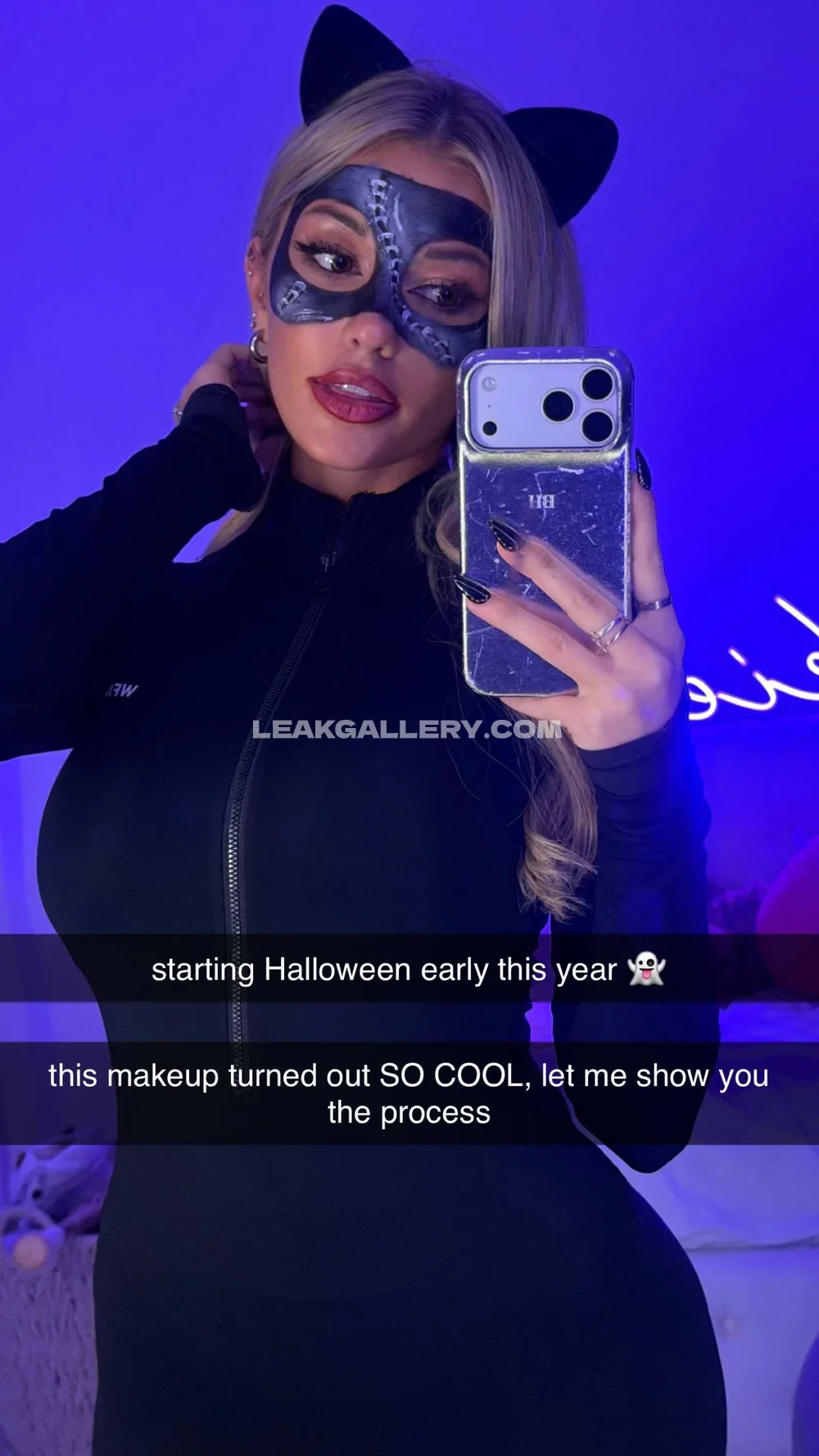Breckie Cat Mask Mirror Selfie OnlyFans Photo Leaked