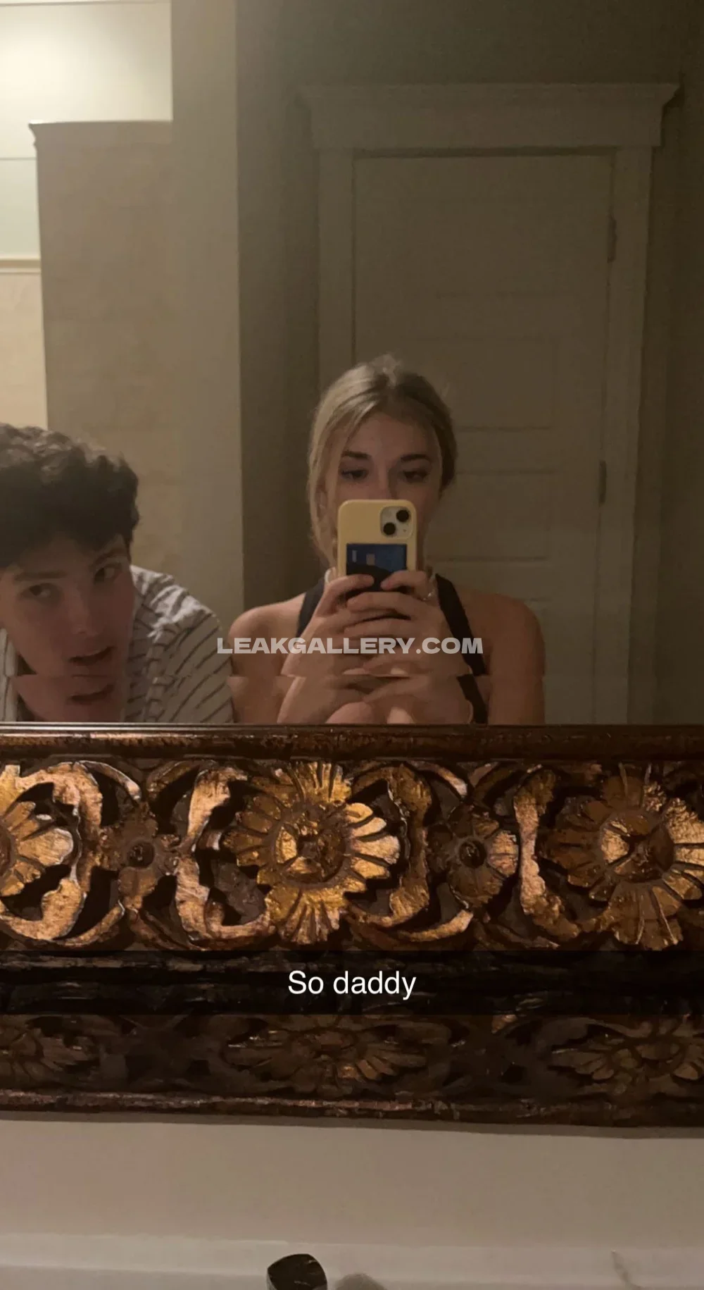 Breckie Mirror Selfie With Partner OnlyFans Photo Leaked