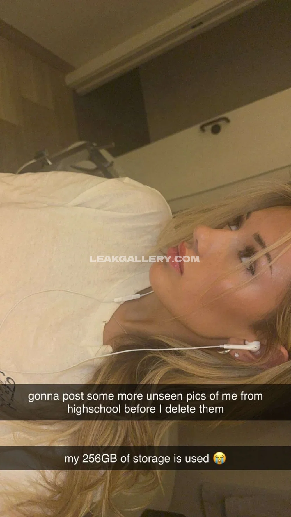 Breckie Blonde Hair Selfie OnlyFans Photo Leaked