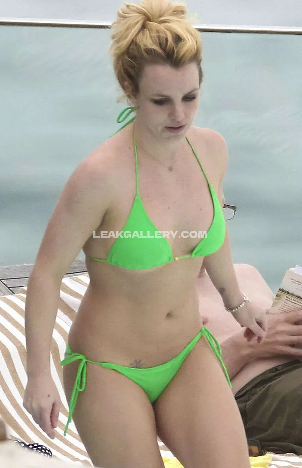 Britneyspears Neon Green Bikini Display OnlyFans Photo Leaked