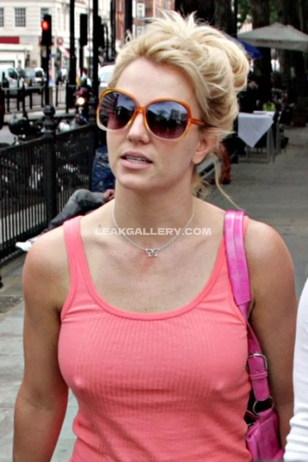 Britneyspears Pink Tank Top Street Walk OnlyFans Photo Leaked