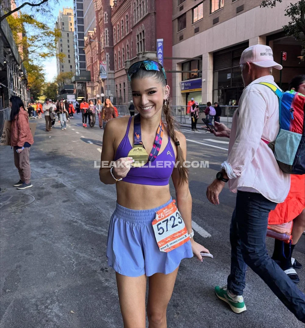 Brookemonk Purple Sports Bra Smile OnlyFans Photo Leaked