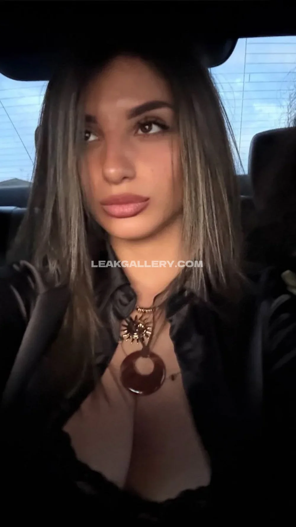Bufalika Black Blouse Cleavage OnlyFans Photo Leaked