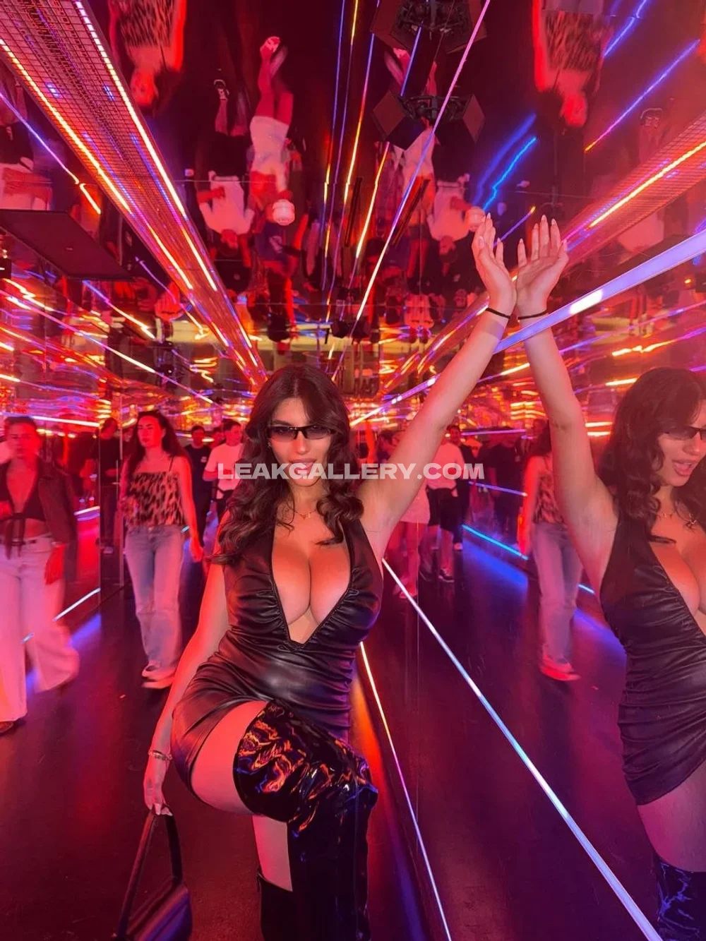 Bufalika Leather Dress Dance Pose OnlyFans Photo Leaked