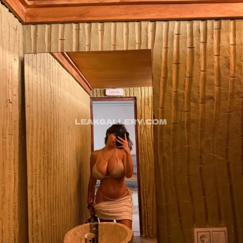 Bufalika Mirror Selfie Bikini OnlyFans Photo Leaked
