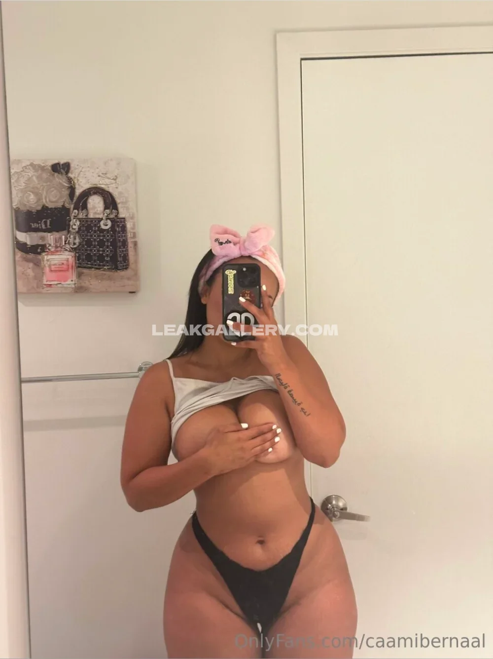Caamibernaal Topless Mirror Selfie OnlyFans Photo Leaked