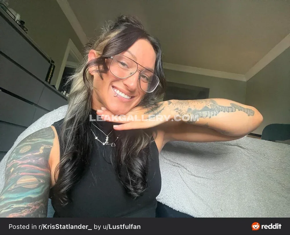Callmekrisstat Tattooed Arms Selfie Pose OnlyFans Photo Leaked