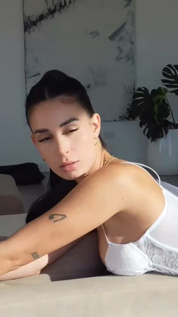 Camnairx White Bra Tease OnlyFans Video Leaked