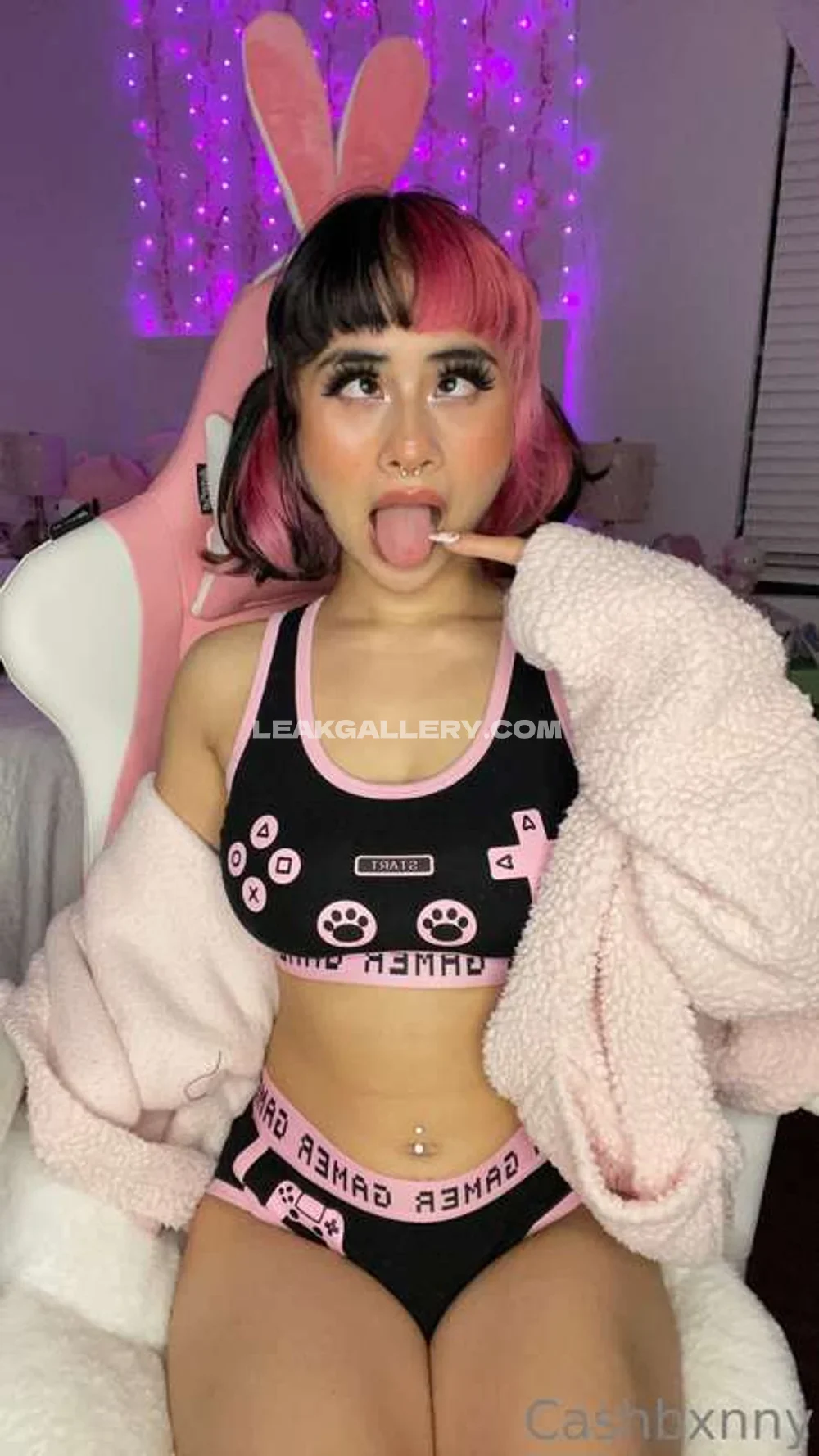 Cashbxnny Bunny Ears Tongue Tease OnlyFans Photo Leaked