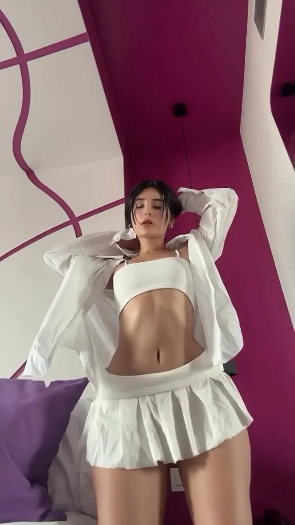 Catsara White Crop Top Tease OnlyFans Video Leaked