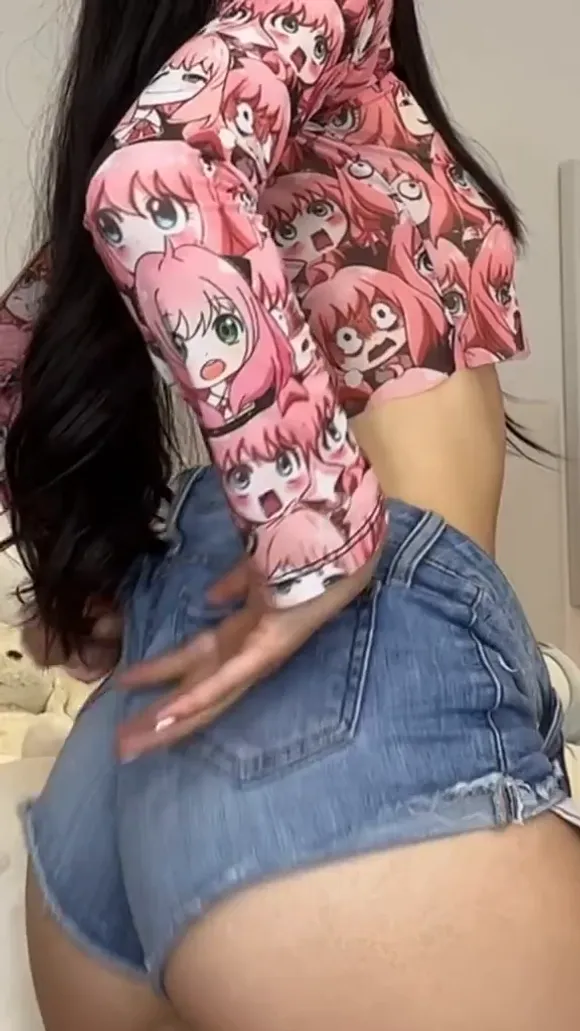 Catsara Denim Shorts Ass Grab OnlyFans Video Leaked