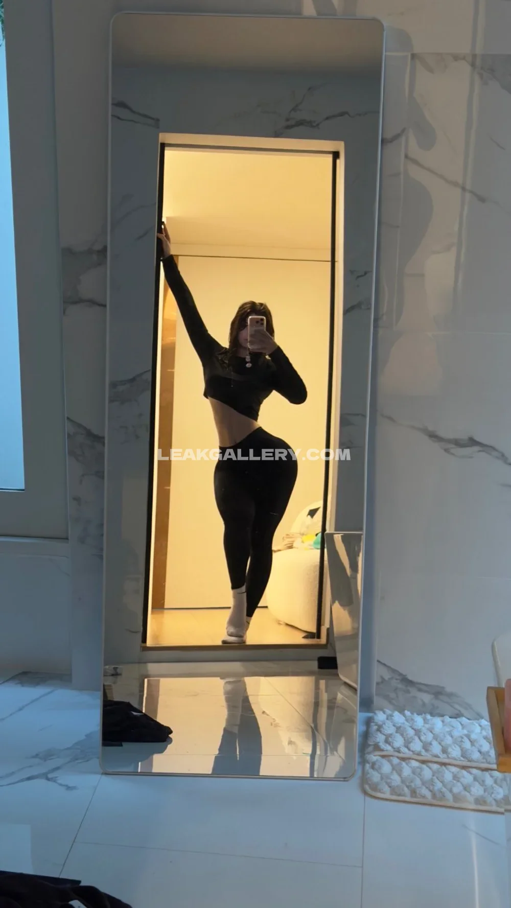 Cherryxft Black Crop Top Leggings OnlyFans Photo Leaked