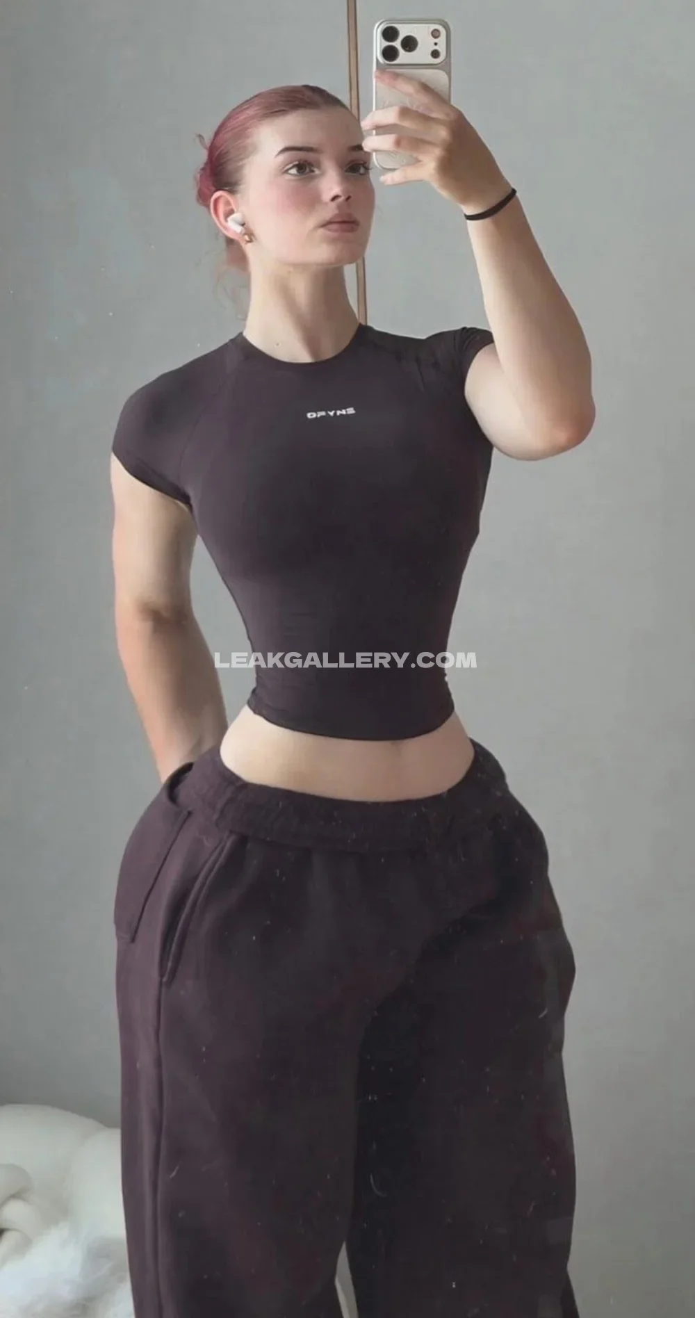 Cherryxft Mirror Selfie Crop Top OnlyFans Photo Leaked
