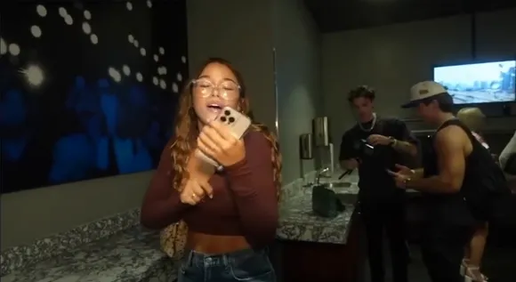 Chloe_parker Glasses And Crop Top OnlyFans Video Leaked