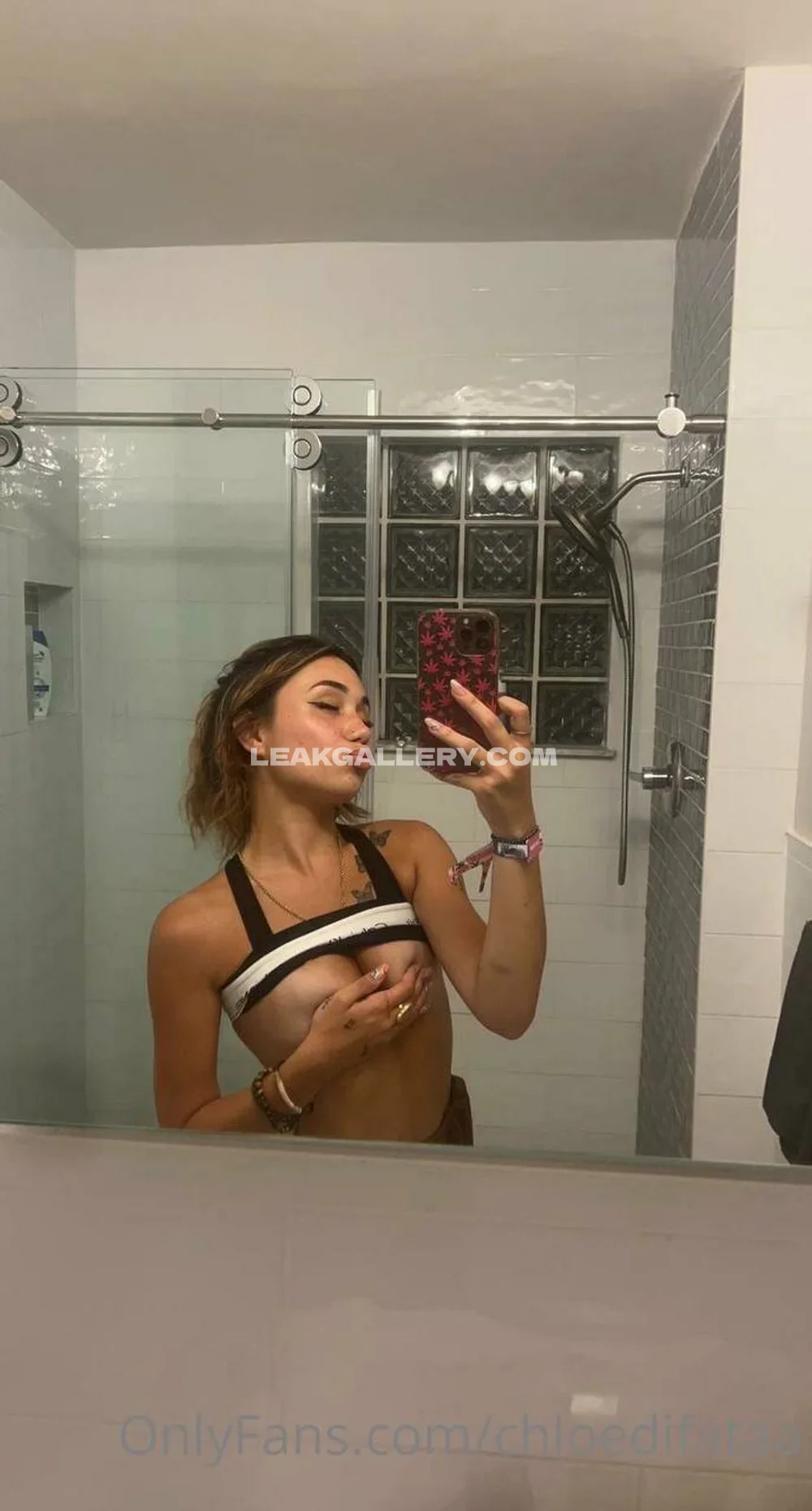 Chloedifataa Mirror Selfie Boob Grab OnlyFans Photo Leaked