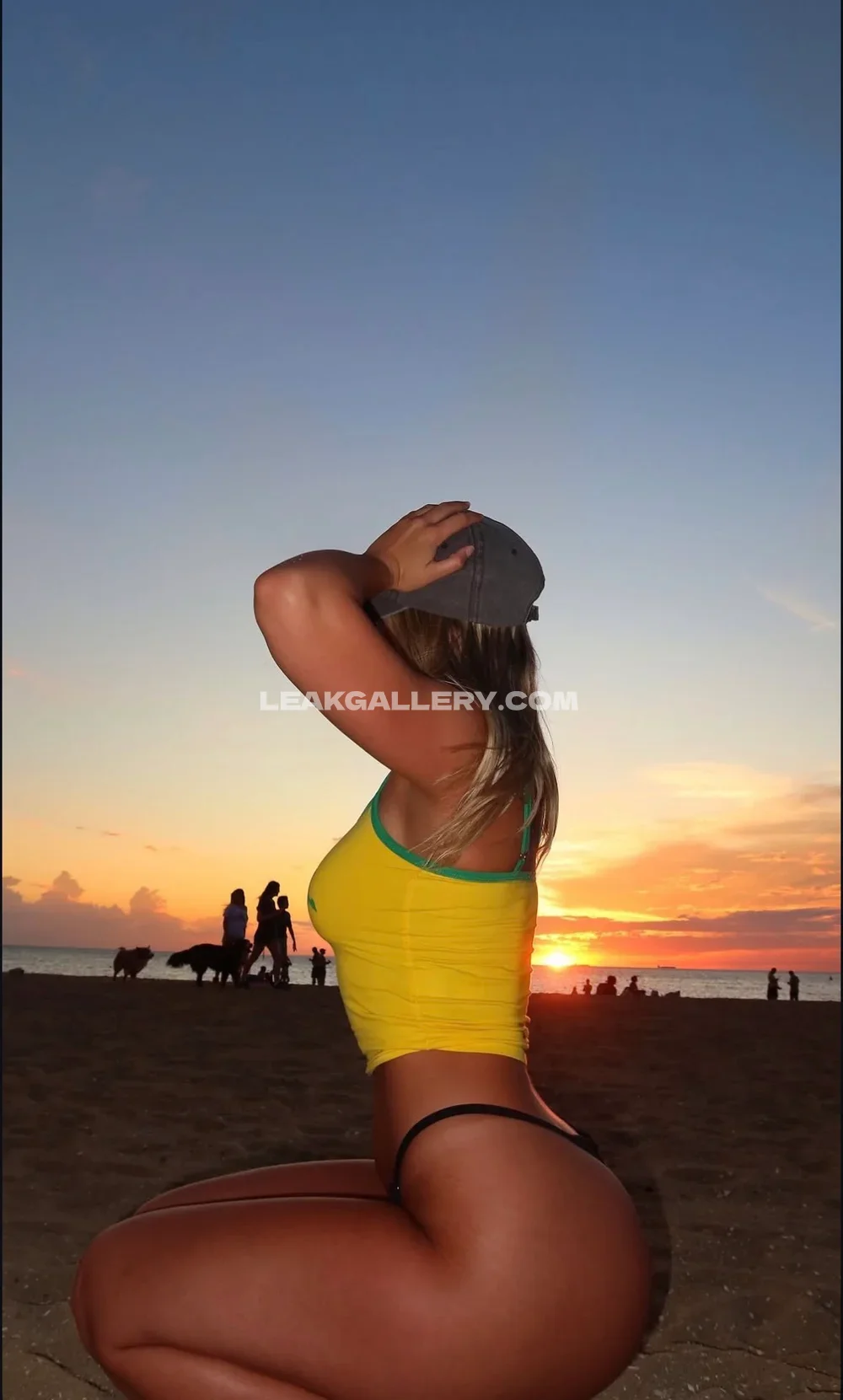 Chlotobin Beach Bikini Pose OnlyFans Photo Leaked