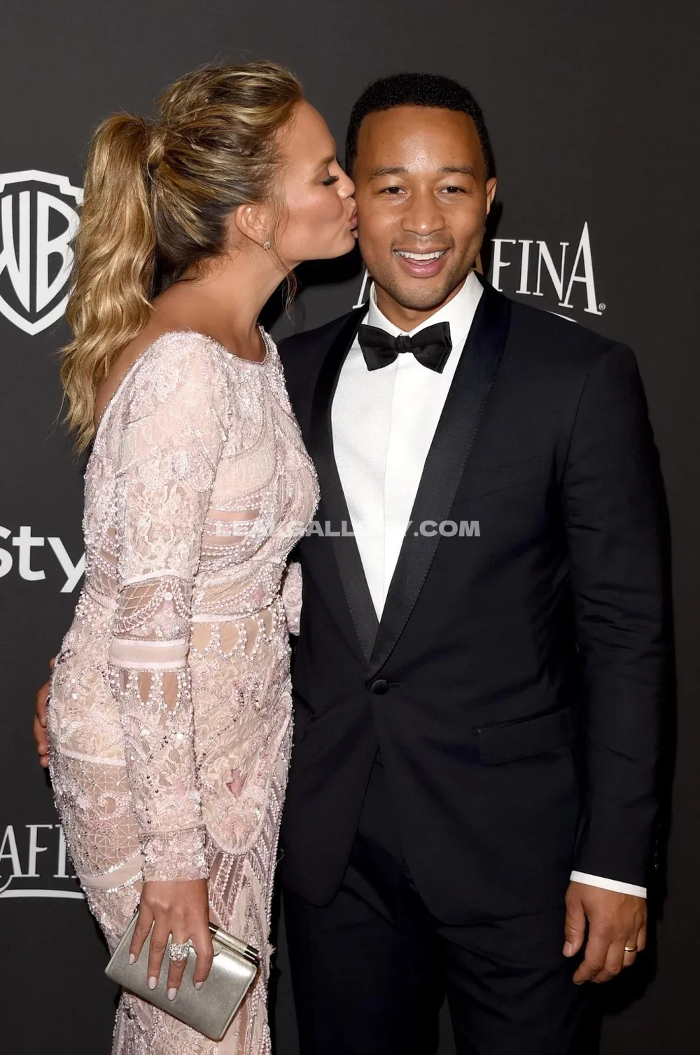 Chrissy_teigen Lace Gown Red Carpet Kiss OnlyFans Photo Leaked
