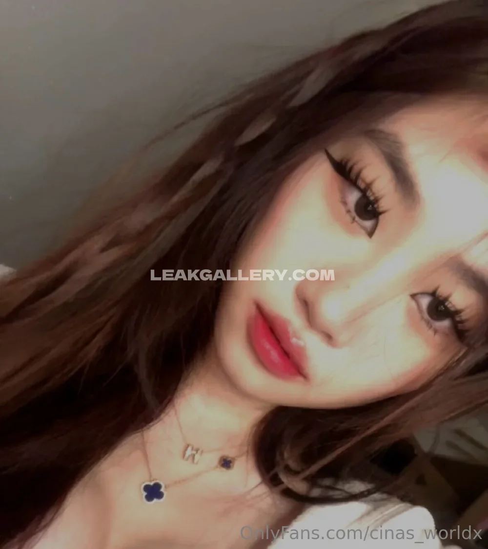 Cinas_worldx Close Up Face Selfie OnlyFans Photo Leaked