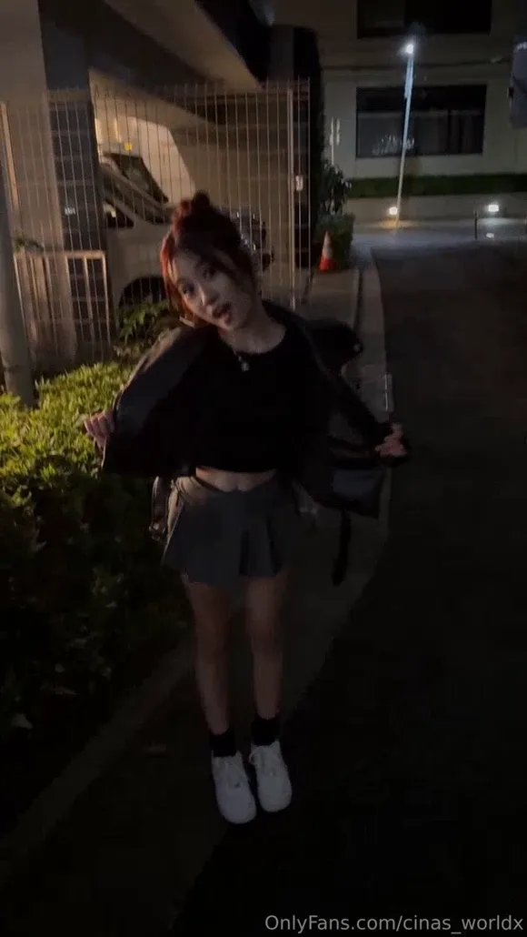 Cinas_worldx Streetwalk Crop Top Reveal OnlyFans Video Leaked